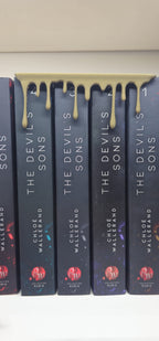 Dessus de livre – Coulure de Sang