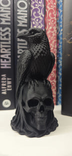 Corbeau sur crâne – Décoration de bibliothèque